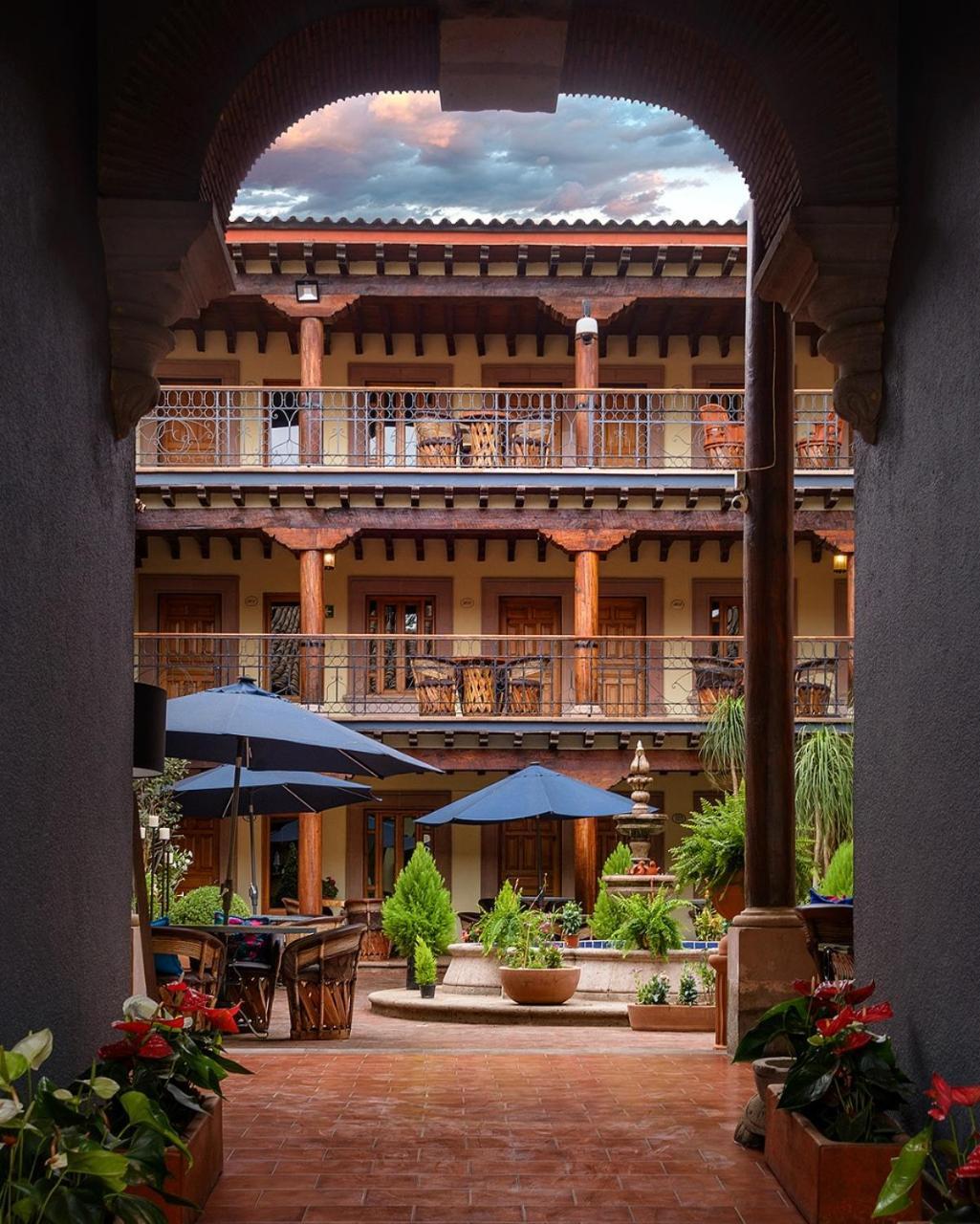 Hotel La Parroquia Pátzcuaro Exterior photo